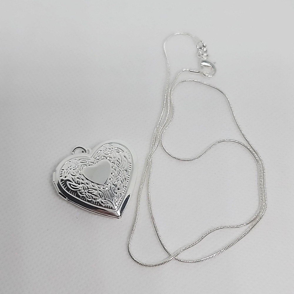 Heart  💜 💖 💗 💘 Locket 925 Sterling  Silver NWT!